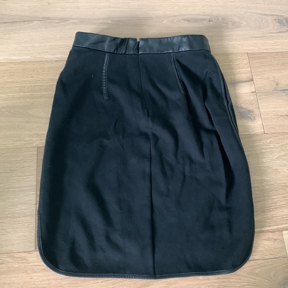 CLUB MONACO PENCIL SKIRT WITH FAUX LEATHER WAIST DETAILS - SIZE 00 - Picture 2 of 5